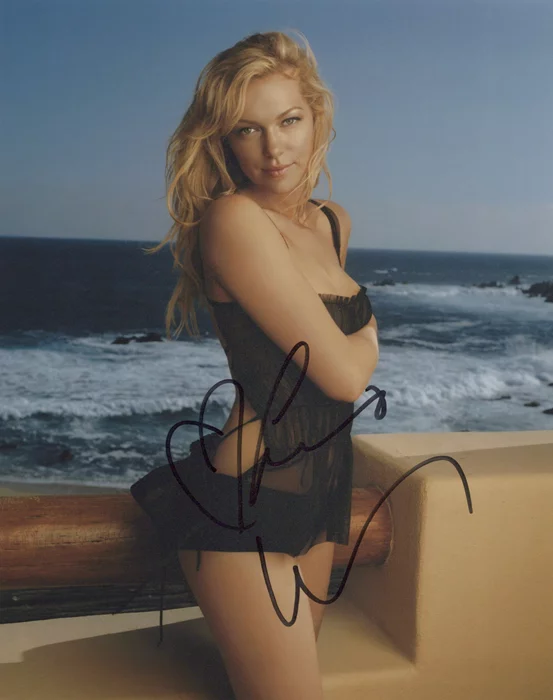 Laura Prepon autograph