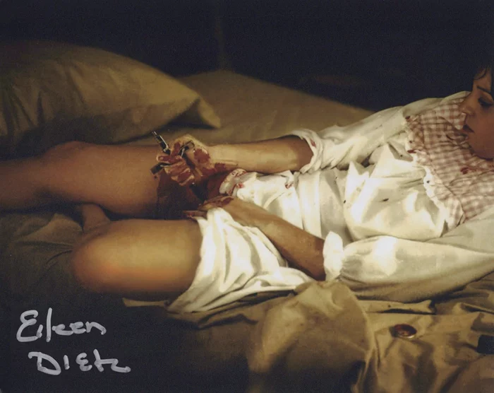 Eileen Dietz autograph