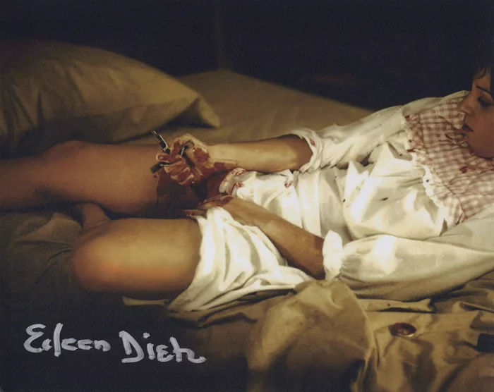 Eileen Dietz autograph