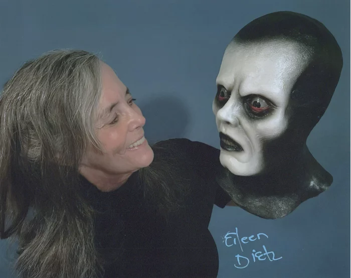 Eileen Dietz autograph