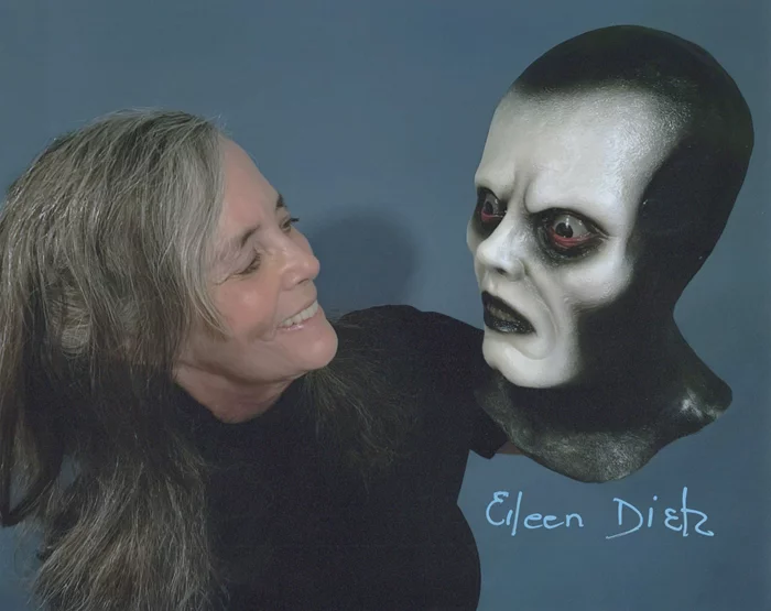 Eileen Dietz autograph