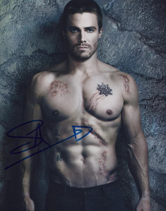 Stephen Amell autograph