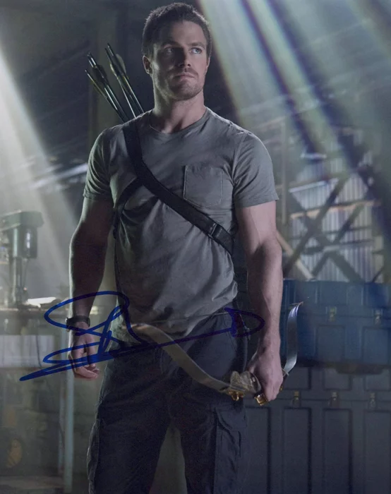 Stephen Amell autograph