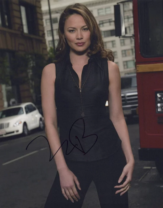 Moon Bloodgood autograph