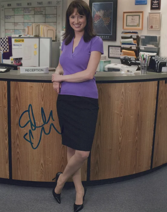 Ellie Kemper autograph