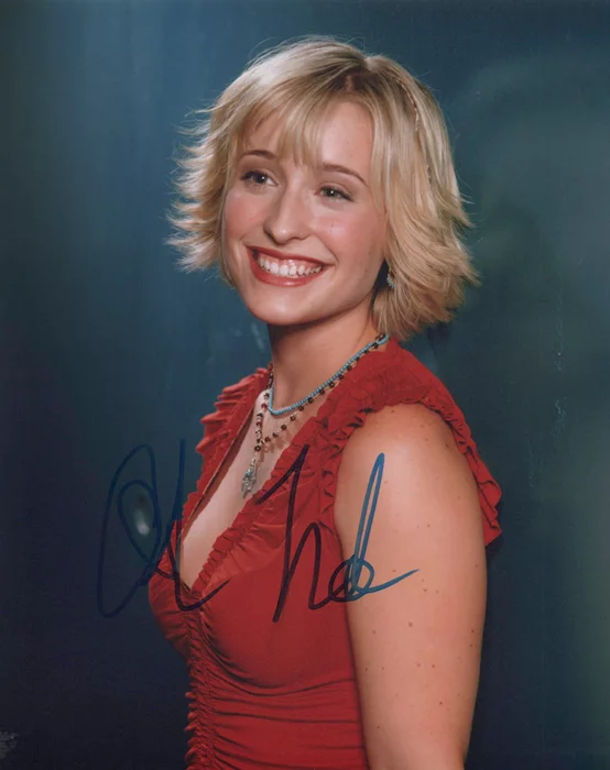 Allison Mack autograph