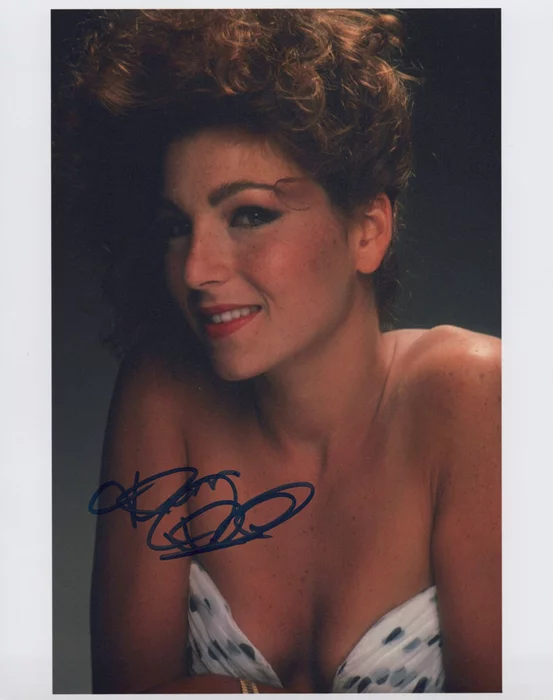 Tatum O'Neal autograph