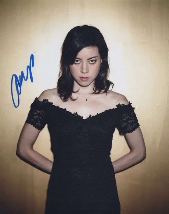 Aubrey Plaza autograph