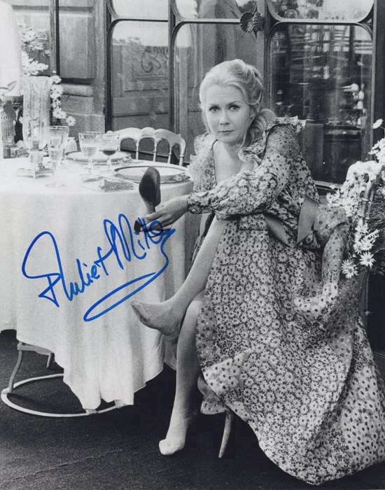 Juliet Mills autograph