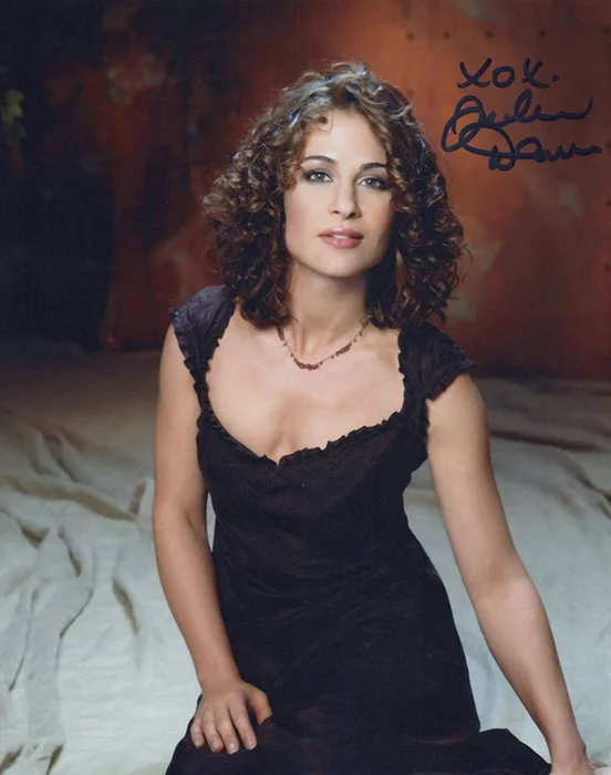 Julie Warner autograph
