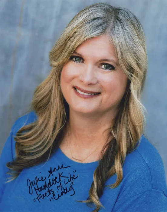 Julie Anne Haddock autograph