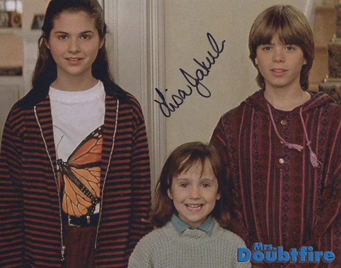 Lisa Jakub autograph