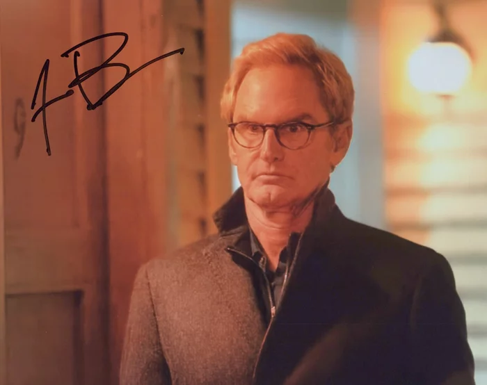 Jere Burns autograph