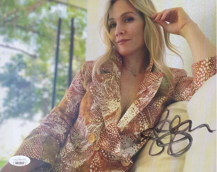 Jennie Garth autograph