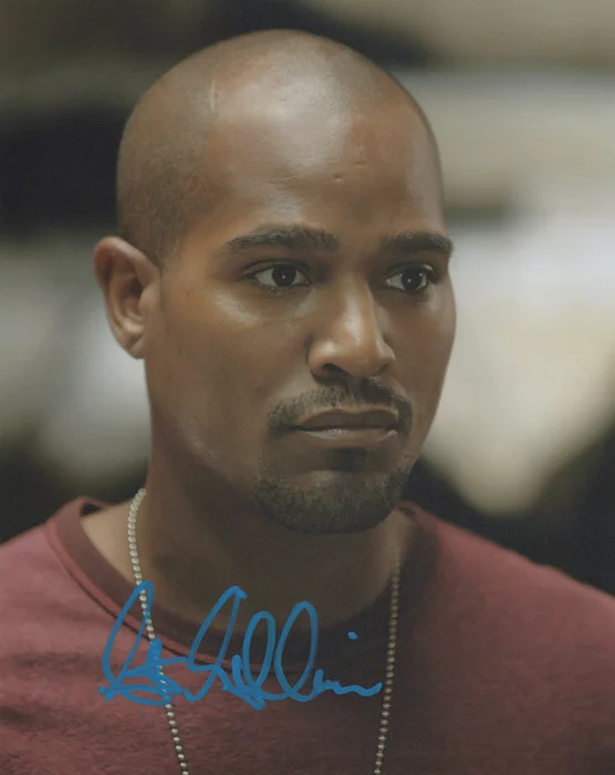 Seth Gilliam autograph