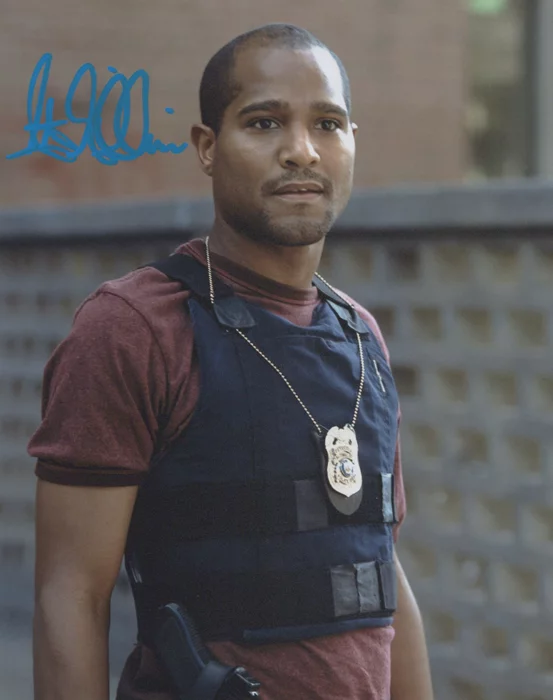 Seth Gilliam autograph