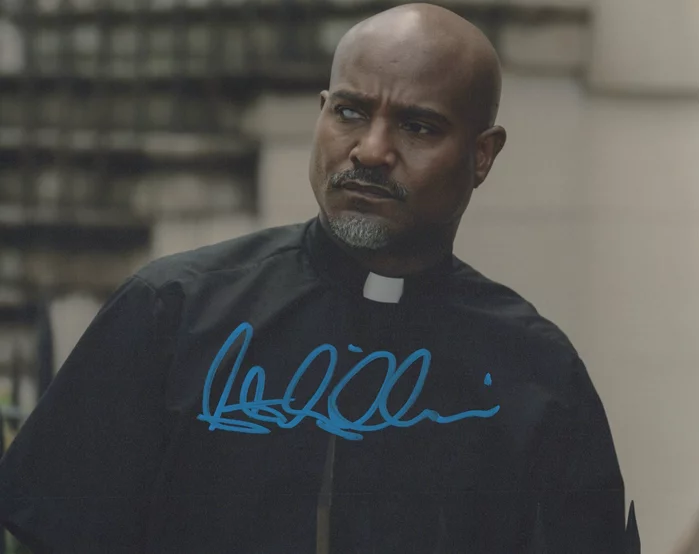 Seth Gilliam autograph