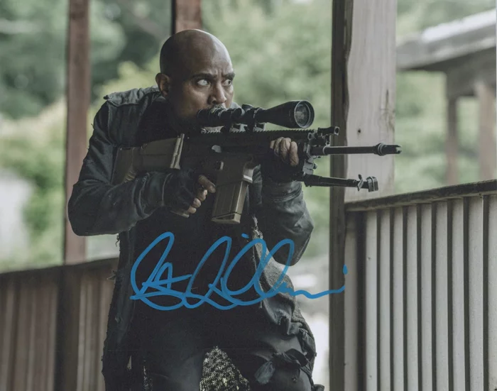 Seth Gilliam autograph