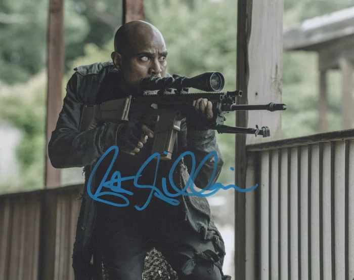 Seth Gilliam autograph