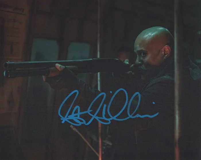 Seth Gilliam autograph