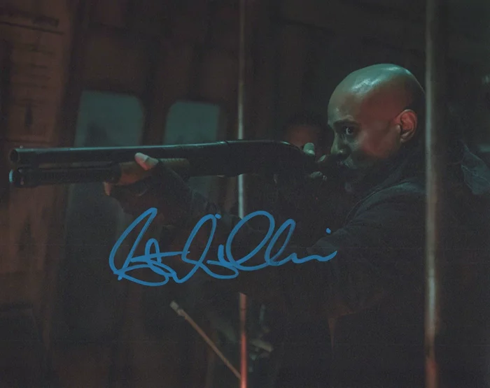 Seth Gilliam autograph