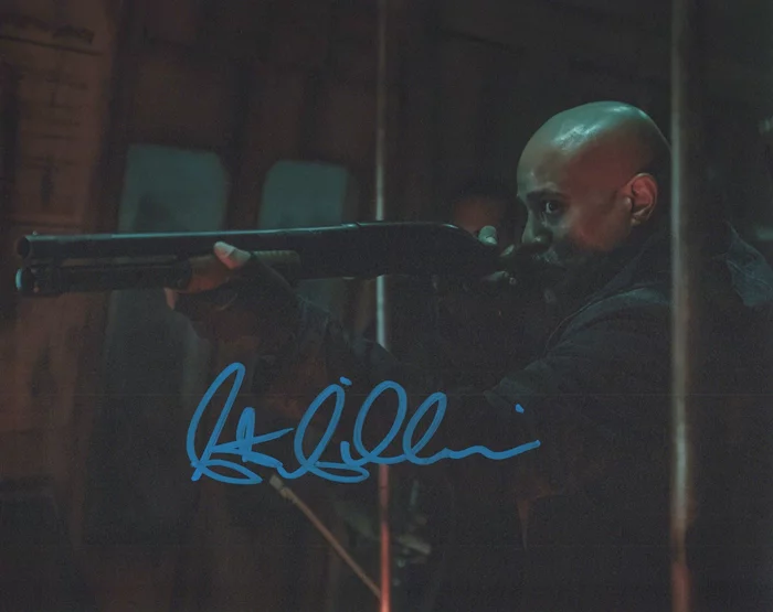 Seth Gilliam autograph
