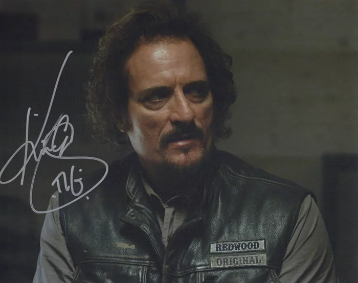 Kim Coates autograph