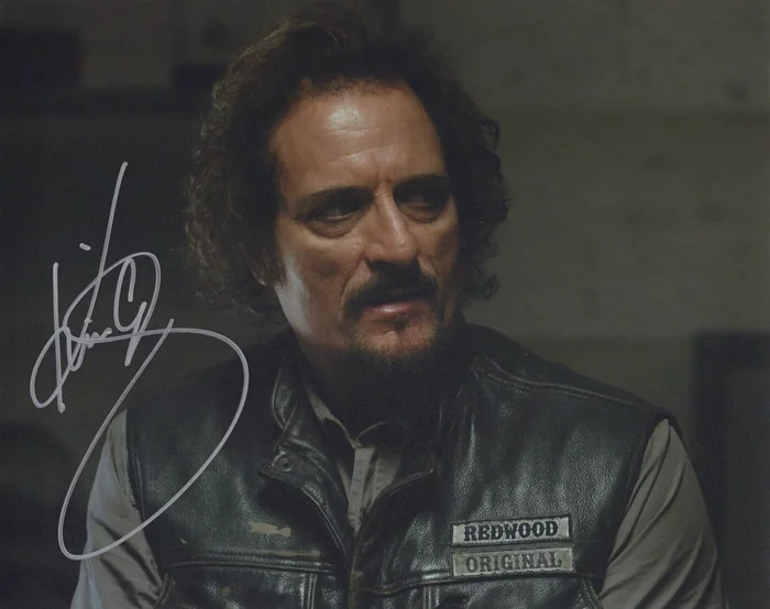 Kim Coates autograph