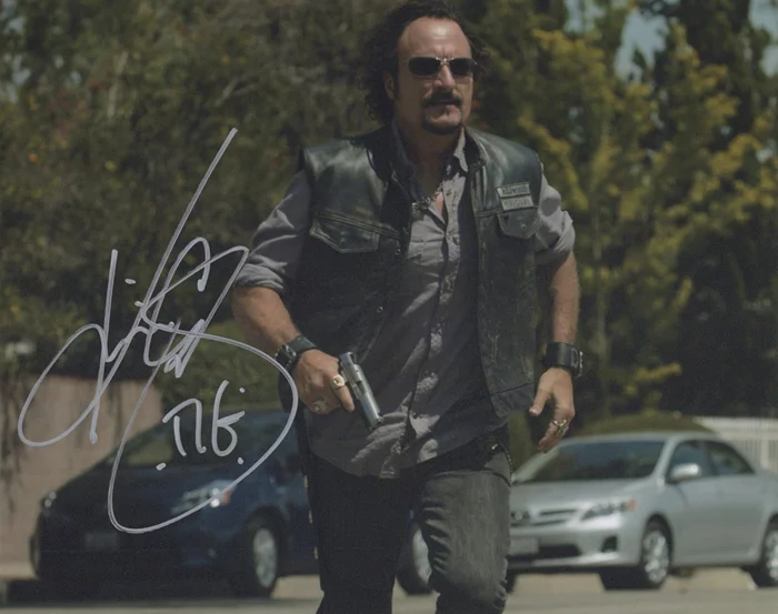 Kim Coates autograph