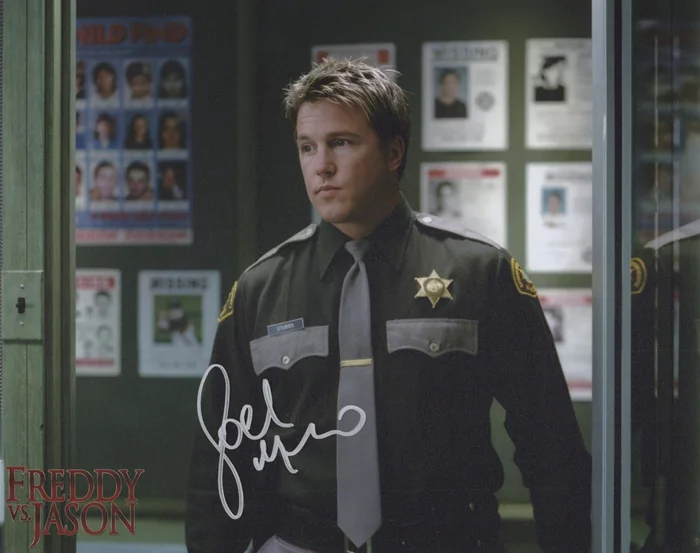 Lochlyn Munro autograph
