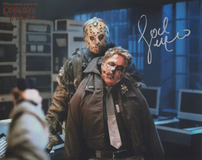 Lochlyn Munro autograph