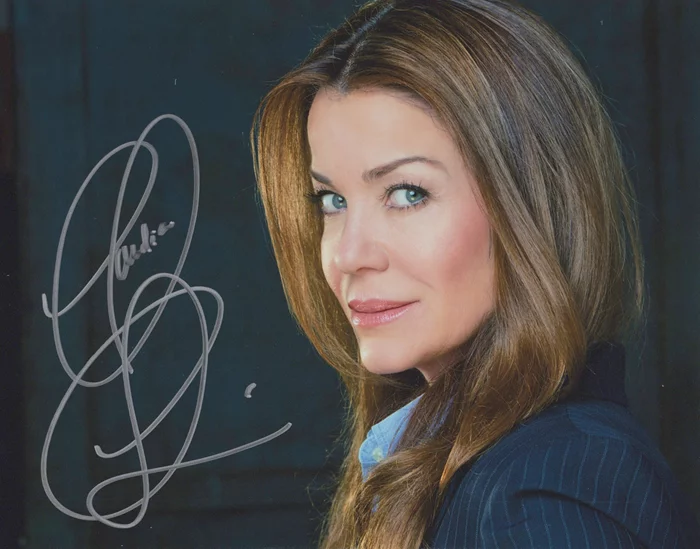 Claudia Christian autograph
