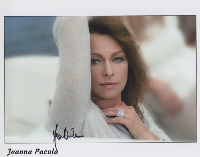Joanna Pacula autograph
