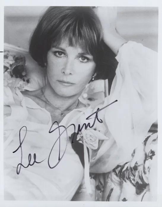 Lee Grant autograph