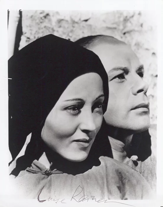 Luise Rainer autograph
