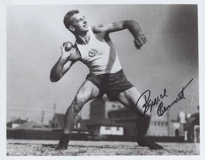Bruce Bennett autograph