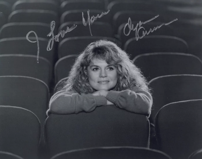 Dyan Cannon autograph