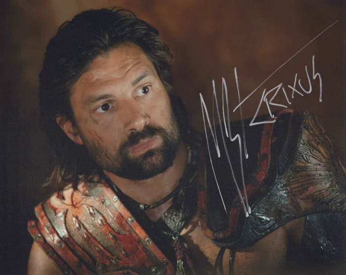 Manu Bennett autograph
