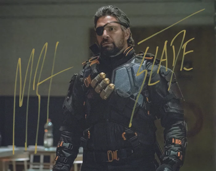 Manu Bennett autograph