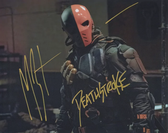 Manu Bennett autograph