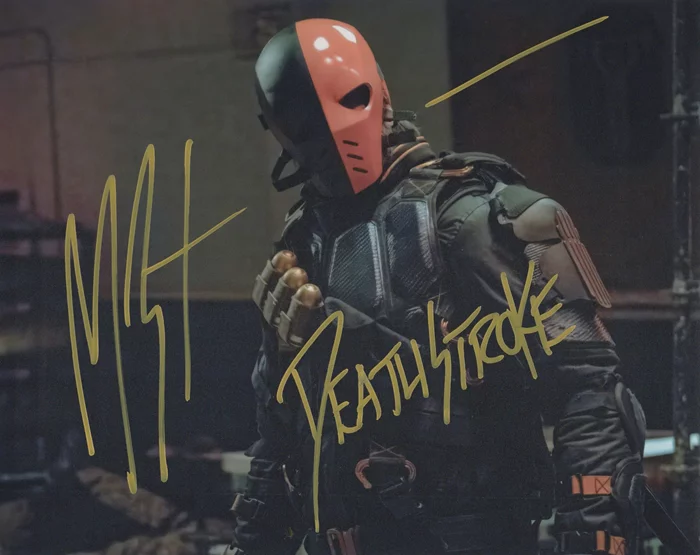 Manu Bennett autograph