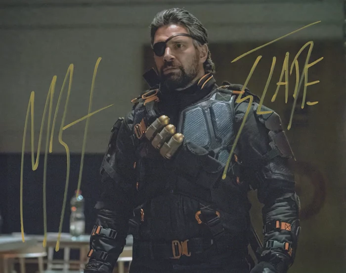 Manu Bennett autograph