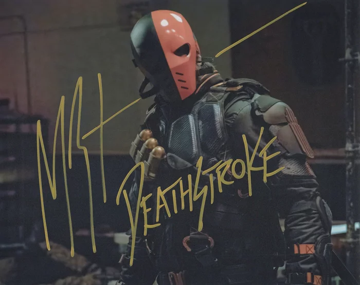 Manu Bennett autograph