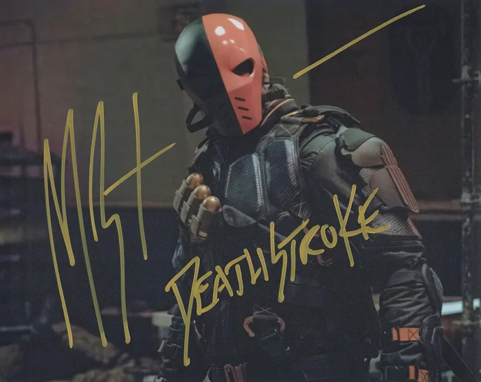 Manu Bennett autograph