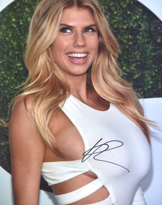 Charlotte McKinney autograph