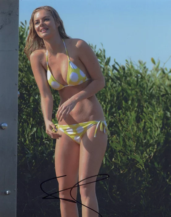Samara Weaving autograph