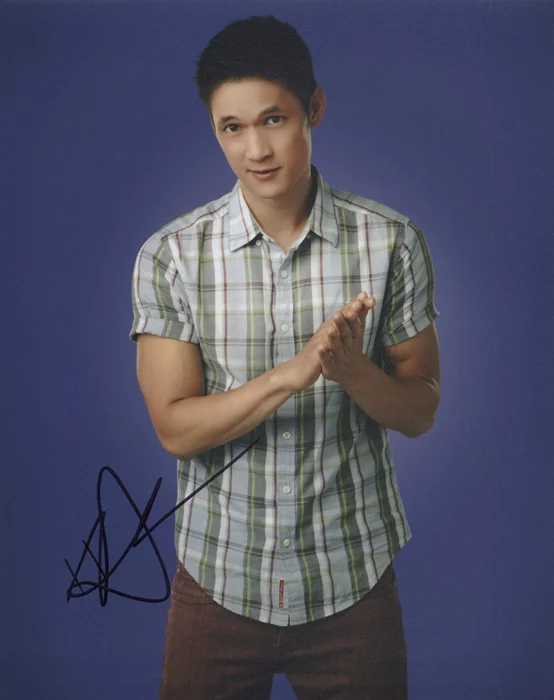 Harry Shum Jr. autograph