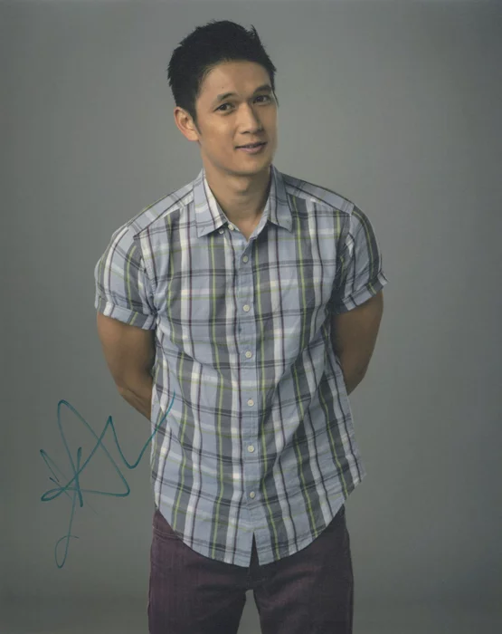 Harry Shum Jr. autograph