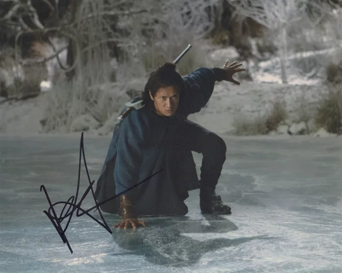 Harry Shum Jr. autograph