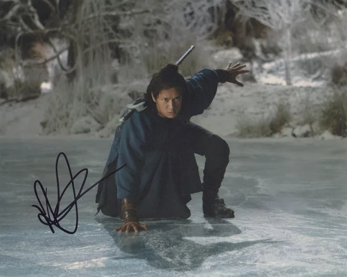 Harry Shum Jr. autograph